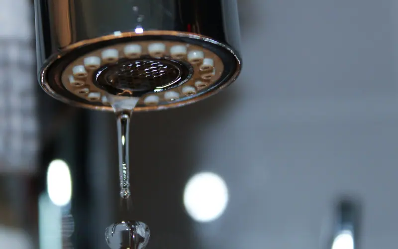 how to fix leaky bathtub faucet